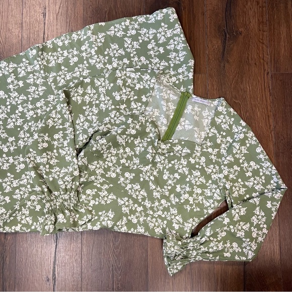 Miss Sparkling green floral front slit Midi Boutique dress SZ MED - Picture 2 of 6